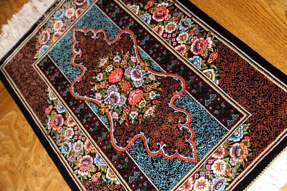 小さい玄関マットとても高品質の手織りペルシャ絨毯クムシルク60056,サイズ：62x40 CM