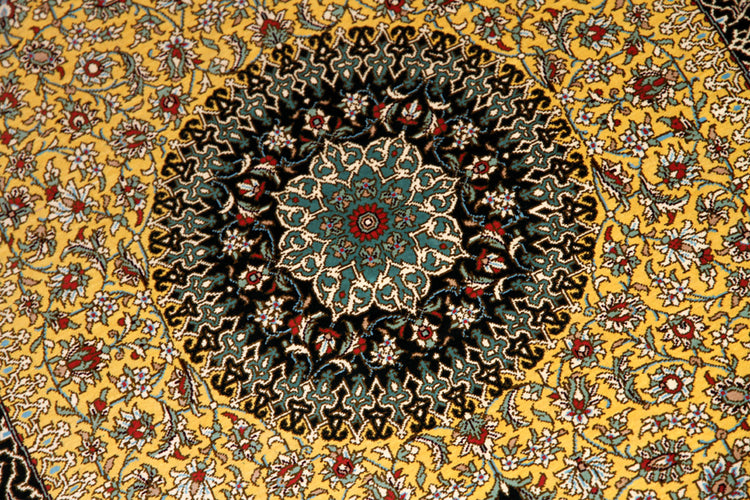 最高級手織りシルクのペルシャ絨毯イラン直輸入48044、サイズ：120x77ｃｍ、