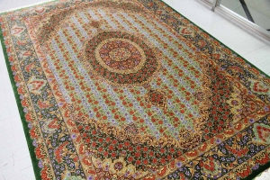 クムシルクリビング300x200