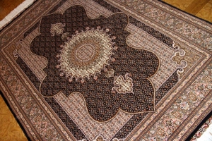 タブリーズソファー前200x150