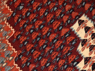 キリムセネのイラン直輸入珍しい色147000