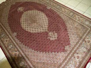 タブリーズ手織りペルシャ絨毯マヒデザイン23037