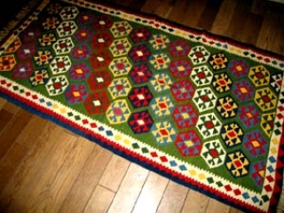 グリーンキリム、シラズのアクセント絨毯30000