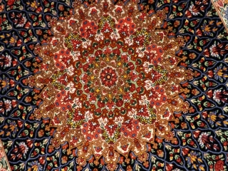 とても綺麗な花模様のシルク手織りペルシャ56007