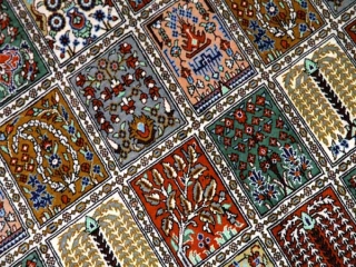 ヘシティーデザイン和風シルクペルシャ絨毯、クム産地イラン輸入49080