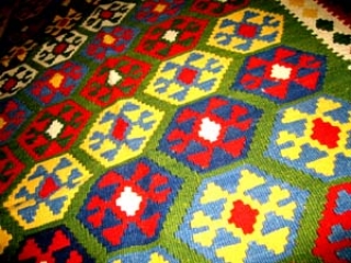 グリーンキリム、シラズのアクセント絨毯30000