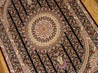 高級シルクのモハラマトデザインペルシャ絨毯56072