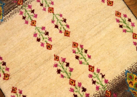 カラフルで楽しい模様の高品質コルデスタンギャッベイラン製58125