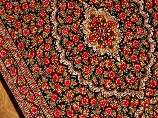 バラいっぱいシルクペルシャ絨毯、レッドローズ56010