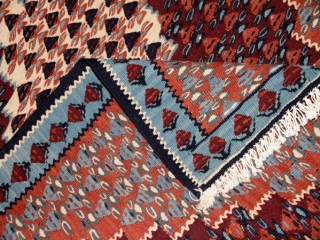 キリムセネのイラン直輸入珍しい色147000