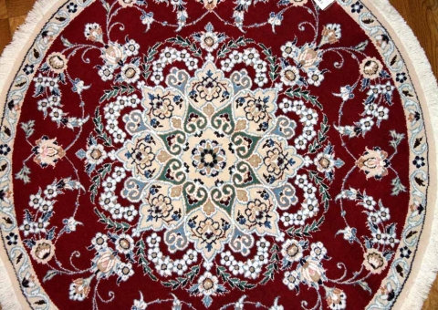 丸い手織りペルシャ絨毯ナイン赤い色24205