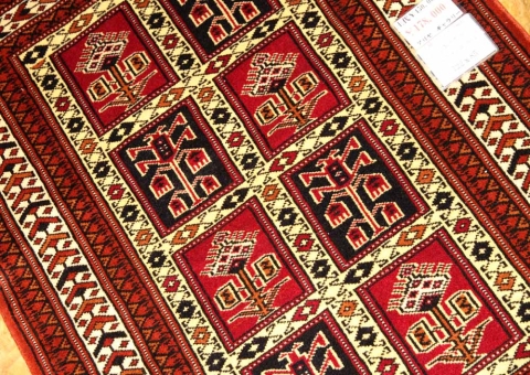 トライバルデザインの手織りペルシャ絨毯トルケマン産27604