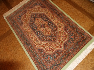 高級ペルシャ絨毯のセンターラグサイズクムシルク100％99417