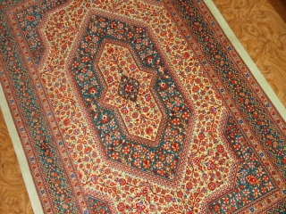 高級ペルシャ絨毯のセンターラグサイズクムシルク100％99417