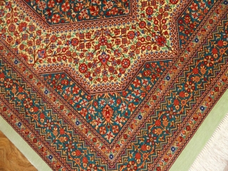 高級ペルシャ絨毯のセンターラグサイズクムシルク100％99417