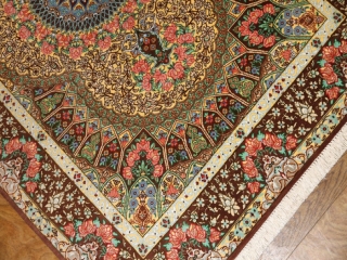 カラフルなクムシルク絨毯手織りペルシャ56078