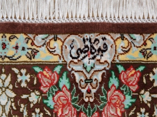 カラフルなクムシルク絨毯手織りペルシャ56078