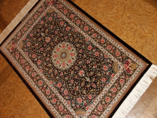 暖かい色彩の玄関マット手織りペルシャ絨毯クム産56052