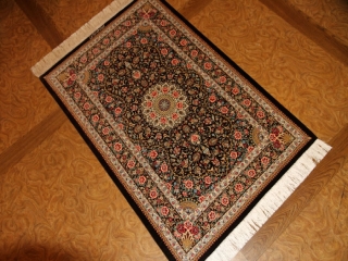 暖かい色彩の玄関マット手織りペルシャ絨毯クム産56052