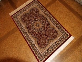 高級玄関マットの手作りペルシャ絨毯赤い色クム産地56060