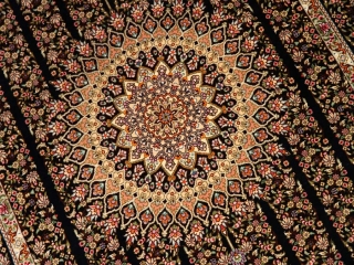 高級シルクのモハラマトデザインペルシャ絨毯56072