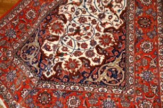 伝統的な手織りイスファハンペルシャ絨毯46312