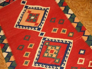 高品質のシラズキリムセンターラグウール7020