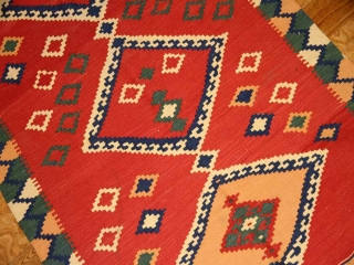 高品質のシラズキリムセンターラグウール7020