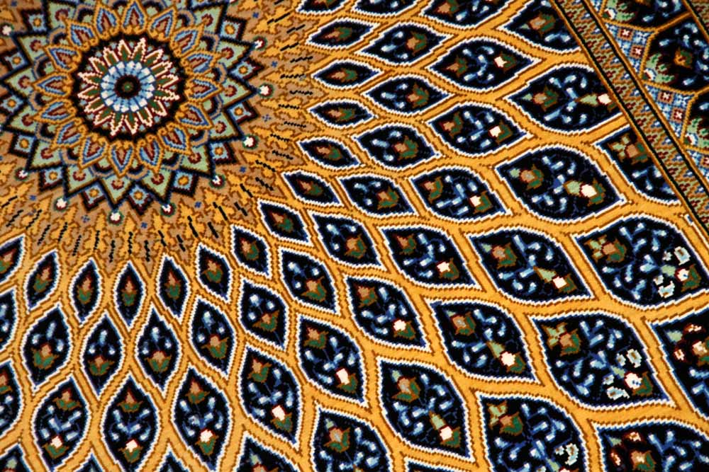 【魔術師の黄金の瞳】シルクペルシャ絨毯　手織り　小鳥の内緒話　未来の行方　暗紅色 高級手織りペルシャ絨毯シルク、人気ゴンバディデザイン142015