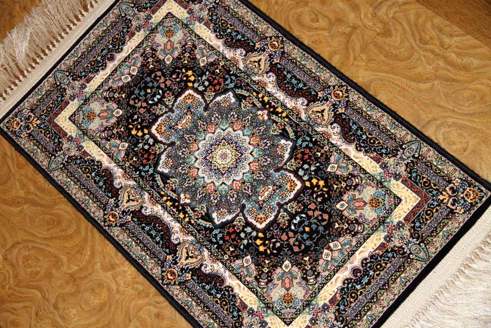 イラン製の高級機械織りのカーペット玄関マット990054 シルクタッチ