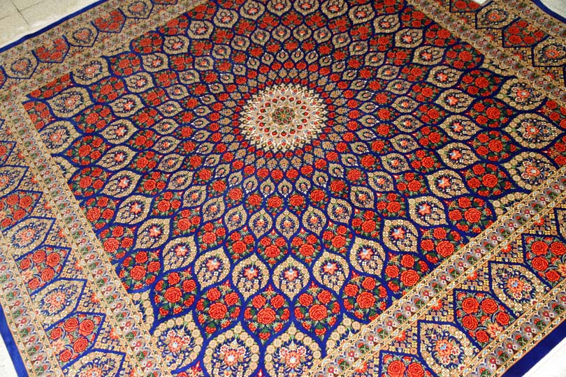 ローズカーペットのシルク最高級手織りペルシャ絨毯555993、正方形バラ 