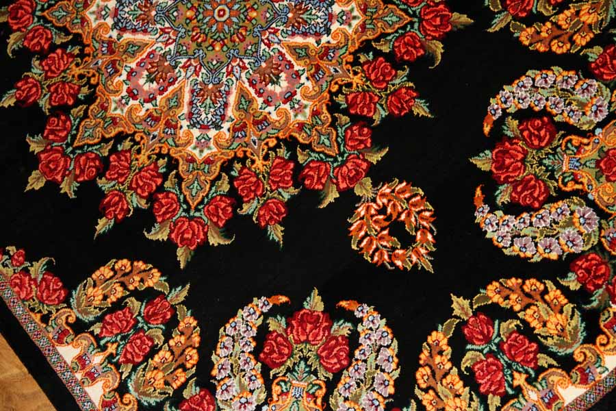 最高級クムシルクバラデザイン手織りペルシャ絨毯56048、