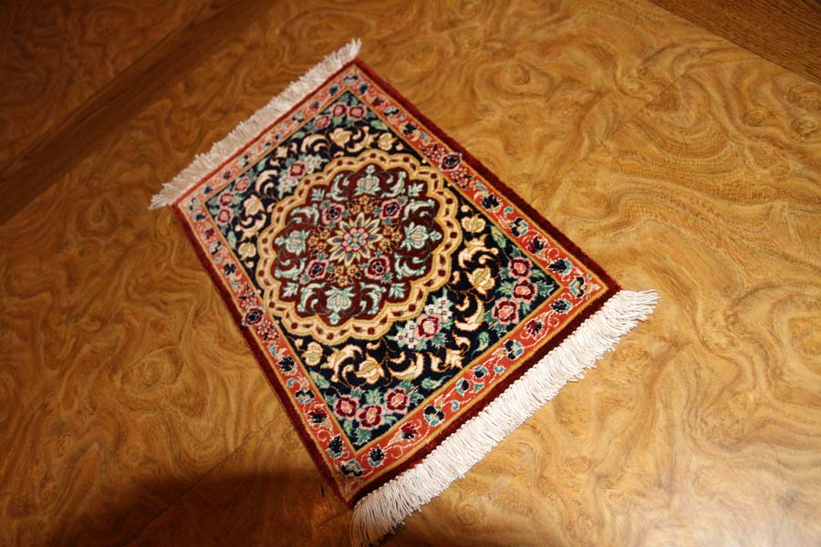 ミニシルクペルシャカーペット手織りクム20769、small silk persian carpet