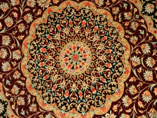 赤い玄関マットクムの手織りペルシャシルク50065