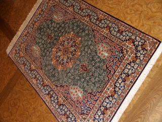 グリーン色の手織りシルク玄関マットペルシャ56075