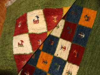 グリーンギャッベのチェスト模様の玄関マット手織り18865