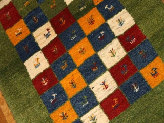 グリーンギャッベのチェスト模様の玄関マット手織り18865