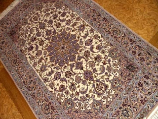 Isfahan persian carpetイスファハンラグ50138