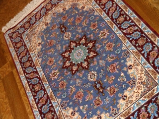 最高級手織りペルシャ絨毯イスファハン玄関マットブルー21113