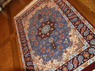 最高級手織りペルシャ絨毯イスファハン玄関マットブルー21113