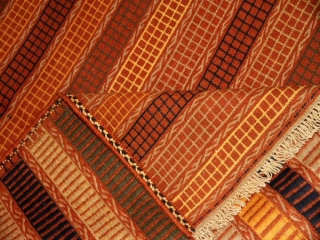 センターラグカラートのペルシャキリムウール23805