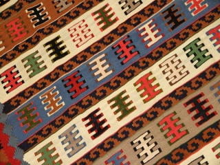 ペルシャキリムキングサイズシラズ産地リビングラグ329000