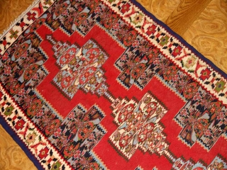 廊下敷き赤いセネキリムイラン輸入235000