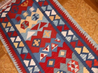 ペルシャ手織りランナーキリムのシラズ産地3535