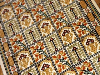 ミニシルク手織りペルシャカーペット47003