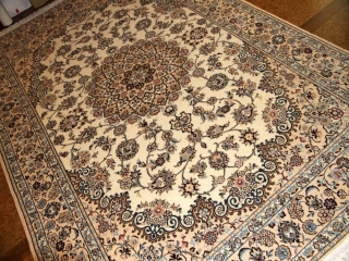リビングペルシャ絨毯手織りナイン産地メダリオン59032