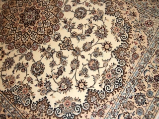 リビングペルシャ絨毯手織りナイン産地メダリオン59032