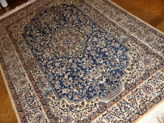 ブルーカーペットのナイン産地ハンドメイドペルシャ絨毯3276