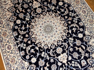 シックなセンターラグ高級ナインハビビヤン77799