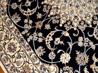 シックなセンターラグ高級ナインハビビヤン77799